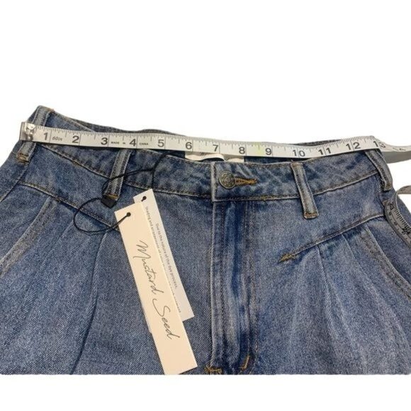 NWT Mustard Seed High Waisted Tuck Denim Shorts Size Small - Picture 4 of 5